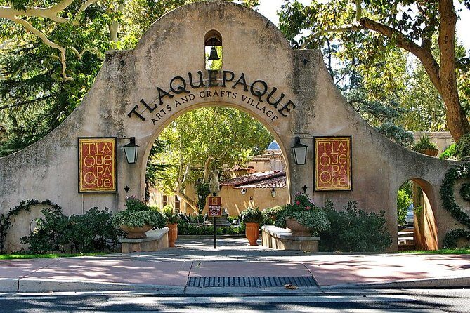 Guadalajara and Tlaquepaque City Sightseeing Tour - Mercado Libertad: where the city gets loud (in a good way)