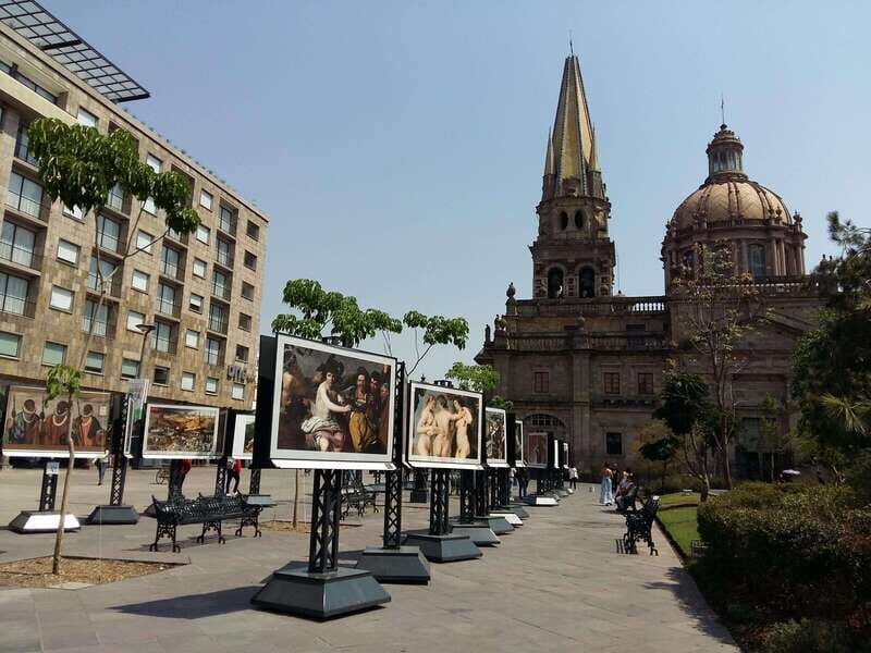 Guadalajara: Culture, Architecture, and Market Walking Tour - Key Things You’ll Notice