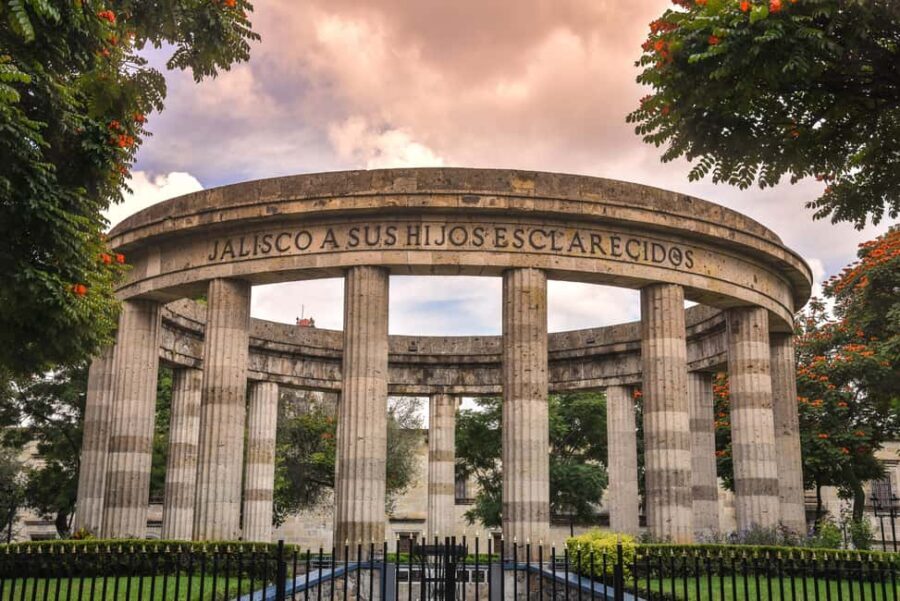 Guadalajara & Tlaquepaque Sightseeing Tour - Roundabout of La Minerva: the city’s familiar landmark