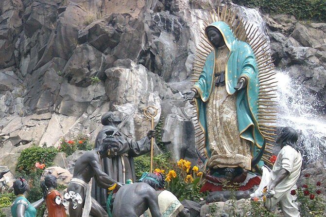 Guadalupe Shrine Tour - The museum behind the Old Basilica: 4,000 pieces of 17th-century religious art