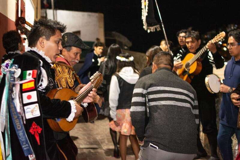 Guanajuato: Night Walk with the Estudiantina - Callejoneadas in Guanajuato: what you’re actually watching