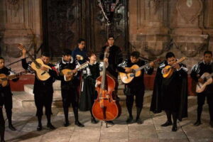 Guanajuato: Night Walk with the Estudiantina - Starting at Iglesia de San Diego: easy way to get oriented fast