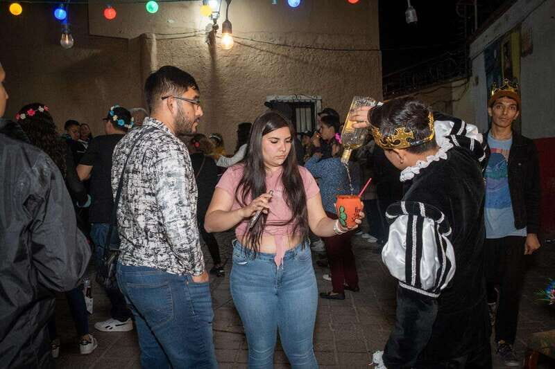 Guanajuato: Night Walk with the Estudiantina - Price and duration: what $8 buys you in real experience