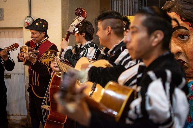 Guanajuato: Night Walk with the Estudiantina - Who should book, and who should skip