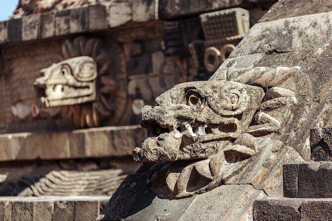 Guided tour in Teotihuacan + breakfast in Cueva + Transportation CDMX - Tlalocan cultural center workshop: obsidian, maguey, and tastings