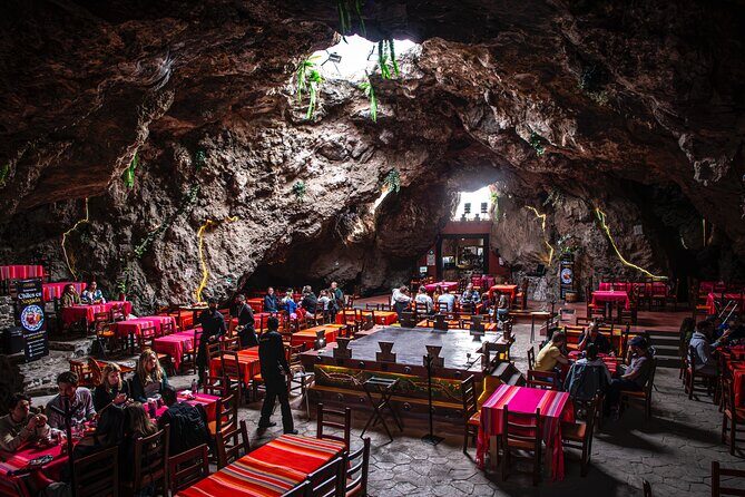Guided tour in Teotihuacan + breakfast in Cueva + Transportation CDMX - Stop 1 in the morning: where the day starts