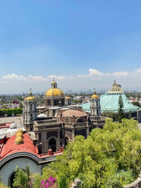 Guided tour of Mexico City: Teotihuacan, Guadalupe, and the Mexica city of Tlatelolco - Teotihuacan with a guide: Pyramid of the Sun, Avenue of the Dead, and more