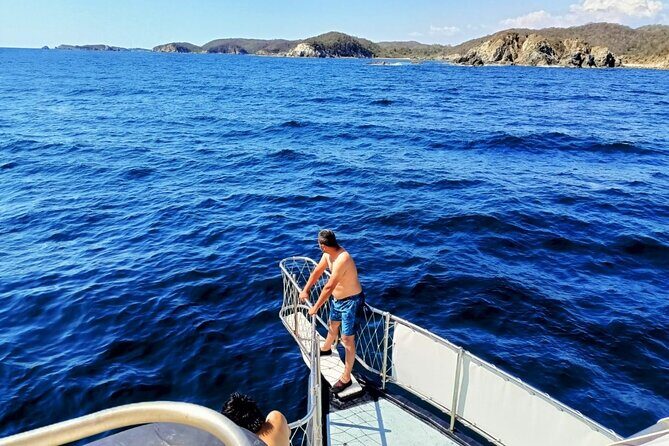 Guided Tours of the 7 Bays of Huatulco Oaxaca in Catamaran - Huatulco’s 7 Bays Look Better From the Water