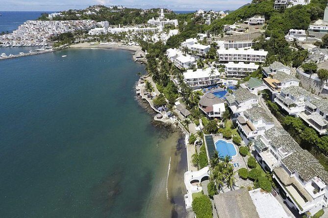 Half-day Manzanillo City Tours - Santiago Peninsula viewpoint: a quick geography win
