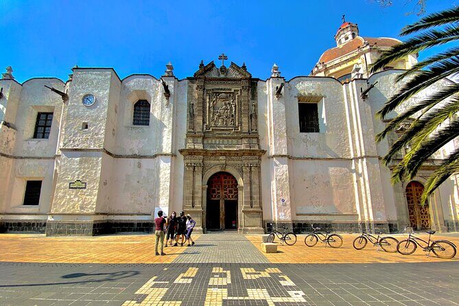 Half-Day Small-Group Historical Center Mexico City Tour - Stop 1: Bazar Fusion warm-up snack and city-riding tips