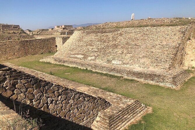 Half day tour to Monte Albán - The tombs and art: 170 burial discoveries you’ll hear about