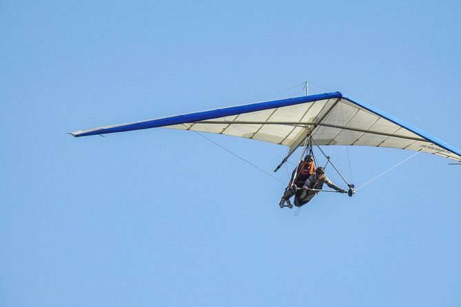Hang gliding in Valle de Bravo - The 30-minute hang gliding session around El Peñon