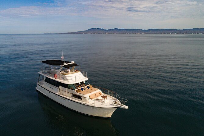 Hatteras 58-61' Luxury Yacht in Puerto Vallarta & Nuevo Nayarit - The yacht experience: what luxury feels like on a working bay