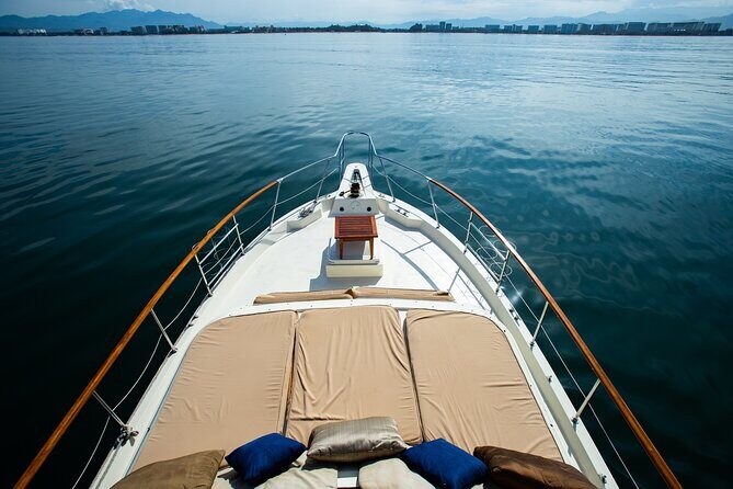 Hatteras 58-61' Luxury Yacht in Puerto Vallarta & Nuevo Nayarit - Crew service that actually matters (including Jonathan)