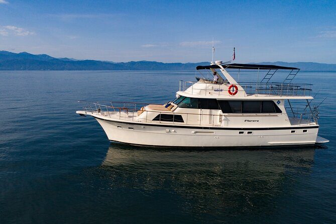 Hatteras 58-61' Luxury Yacht in Puerto Vallarta & Nuevo Nayarit - Private tour value: when a group of 10–15 makes sense