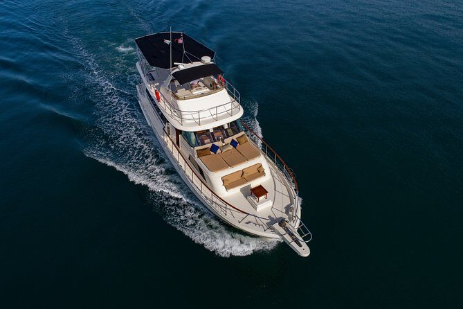 Hatteras 58-61' Luxury Yacht in Puerto Vallarta & Nuevo Nayarit - Who this yacht day suits best (and who should be cautious)