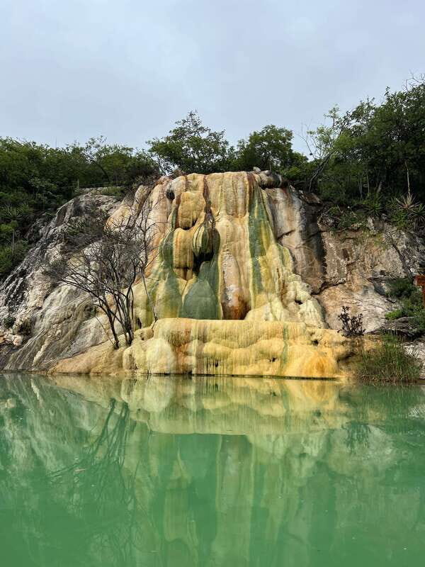 Hierve el Agua: half day - The half-day flow: van ride, traditional breakfast, and a guided 2-hour walk
