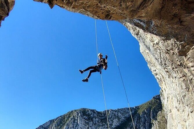 Hiking Climbing And Rappelling In The Eaglets Nest - Who should do this Eaglets Nest adventure, and who should think twice