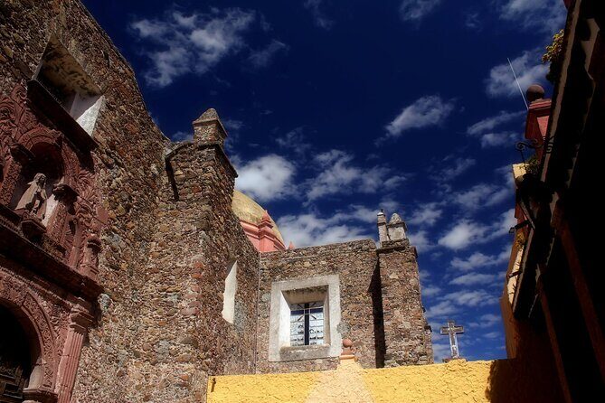 Historical and Cultural Walking Tour of San Miguel de Allende - Stop 1: Casa del Mayorazgo de Canal and the families behind SMA