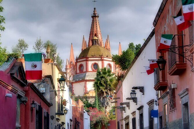 Historical and Cultural Walking Tour of San Miguel de Allende - Stop 5: Church of San Francisco and how style changes over centuries