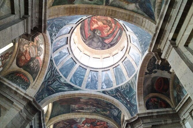 History and Murals: Walking Tour Guadalajara - Rotonda de Los Jaliscienses Ilustres: statues with a purpose