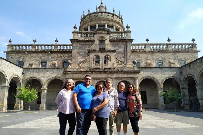 History and Murals: Walking Tour Guadalajara - Parroquia El Sagrario and Guadalajara Cathedral: architecture with a timeline