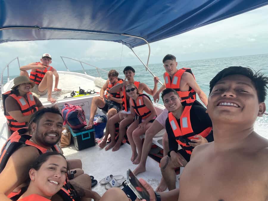 Holbox: Punta Mosquitos, Birds & Pasión Island Boat Tour - Who this tour suits best (and who may want to skip it)