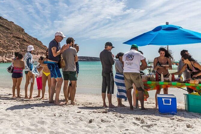 holy spirit island tour - Beach lunch at Ensenada Grande: ceviche with real options