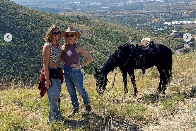 Horseback Ride in Guanajuato with Live Music and Food - Live guitar and singing while you ride