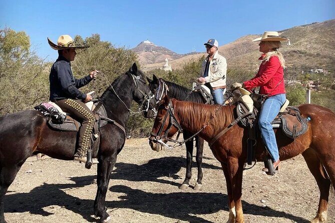 Horseback Ride in Guanajuato with Live Music and Food - Group size, pickup, and why this feels like a half-day with padding