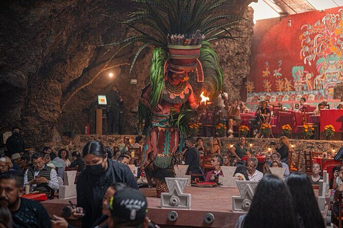 Hot air balloon flight in Teotihuacán + Breakfast in a Cave - Tequila, mezcal, and pulque tasting with obsidian and maguey