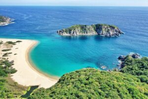 Huatulco Bahías Tour - From Santa Cruz to Cacaluta: A Heart-Shaped Bay and a Snorkel Option