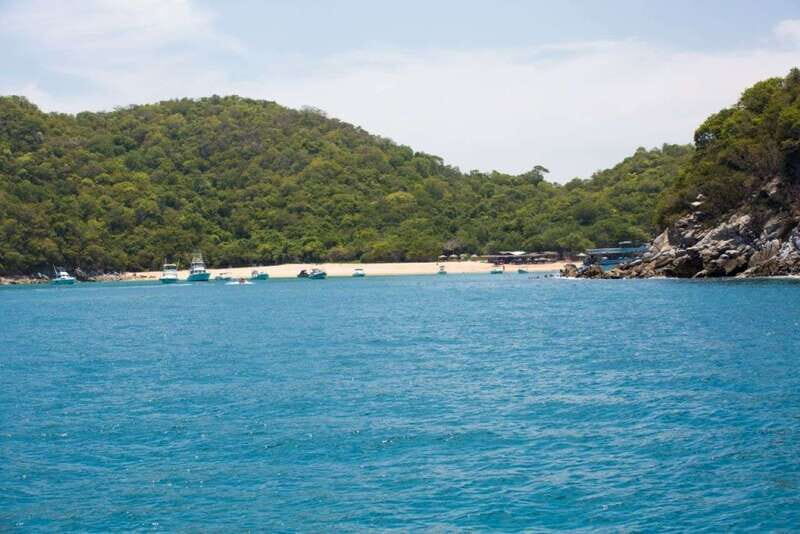 Huatulco: Bays Boat Tour with Snorkeling and Hotel Pickup - Guide, Timing, and Communication That Can Affect Your Day