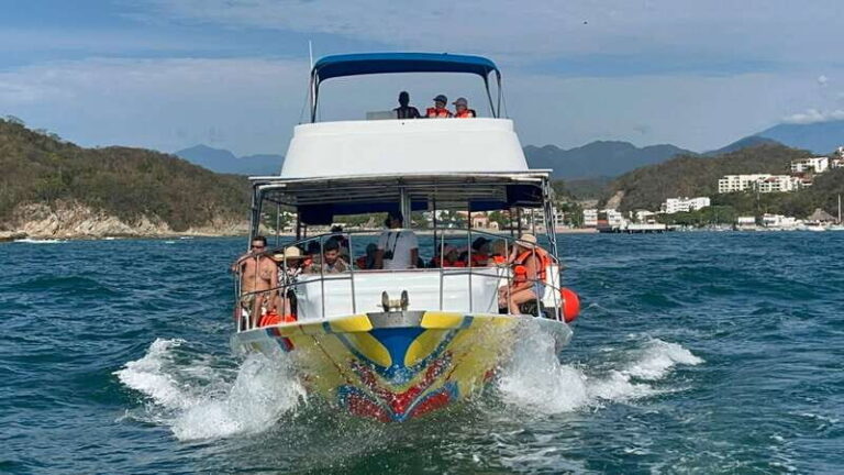 Huatulco: Premium Boat Tour with snorkel experience. - Chachacual Bay and the La India / Chachacual beach stop