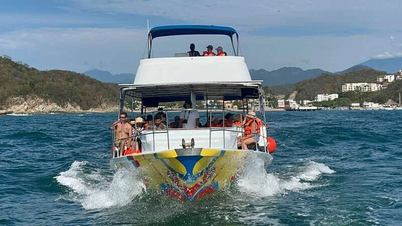 Huatulco: Premium Boat Tour with snorkel experience. - Chachacual Bay and the La India / Chachacual beach stop