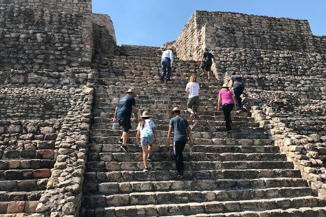 Immersive Cañada de La Virgen Pyramid Tour - Small group size: the anti-crowd advantage