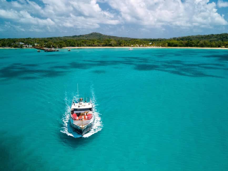 Isla Mujeres: Catamaran Ride with Open Bar, Snorkeling, and Lunch - Should you book this catamaran ride to Isla Mujeres?