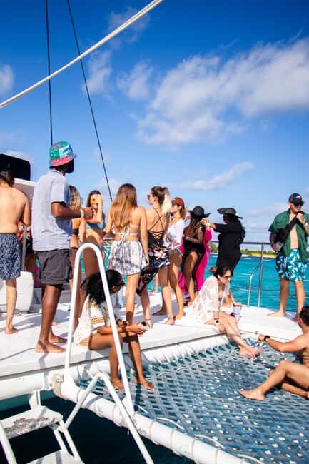 Isla Mujeres Catamaran, Snorkel & Buffet Lunch - Who should book this Isla Mujeres catamaran trip