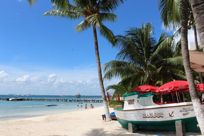 Isla Mujeres Catamaran Tour with Snorkeling at MUSA, Buffet Lunch & Open Bar - Crew Service: The Human Difference