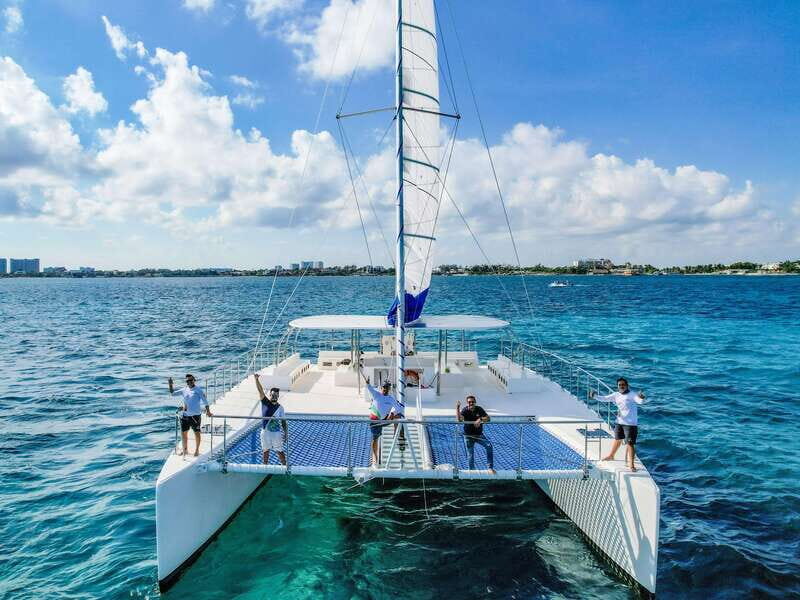 Isla Mujeres: Catamaran with Open Bar, Snorkeling and Lunch - Who should book this tour (and who should skip)