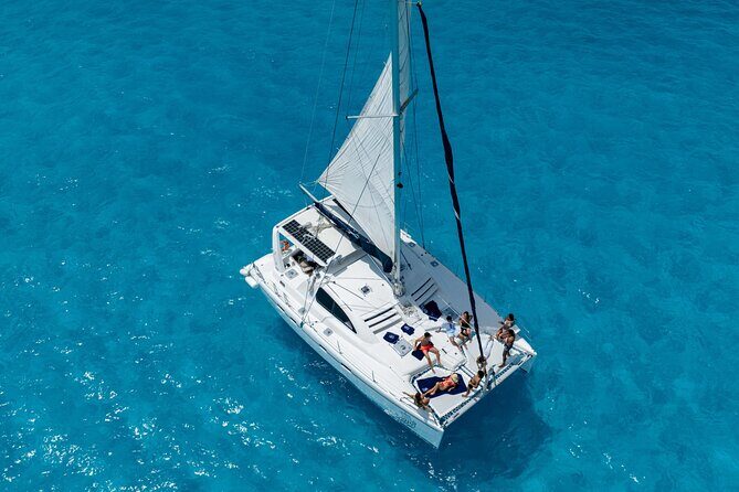 Isla Mujeres Day Tour with Catamaran, Snorkeling & Beach Club - Isla Mujeres Arrives: Playa Norte Time and How to Spend It
