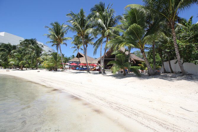 Isla Mujeres luxury catamaran with premium open bar and lunch - Price and value: is $125.10 really “luxury”?