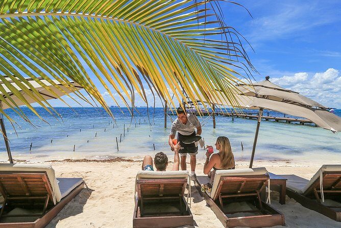 Isla Mujeres luxury catamaran with premium open bar and lunch - Getting to the marina: pickup timing and the stuff people forget