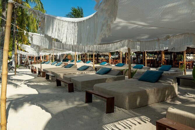 Isla Mujeres Platinum by Albatros Catamarans - Sailing On: How the Vibe Changes Between Stops