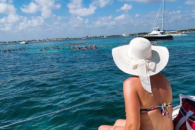 Isla Mujeres Premium Catamaran - Stop 4: Isla Mujeres final hours with a family-friendly feel