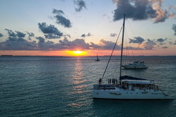 Isla Mujeres Sunset Cruise and Tour from Cancun - Swim and snorkel time: plan your water moments