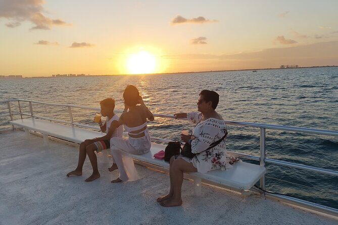 Isla Mujeres Tour with Open Bar Food and Snorkeling - Where to Be at 9:00 am: Coco Bongo Meeting Point and Pickup Choices