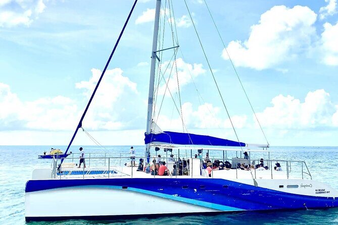 Isla Mujeres Unlimited! Fun & Party with transportation - Isla Mujeres free time: walking, photos, and shopping at your pace