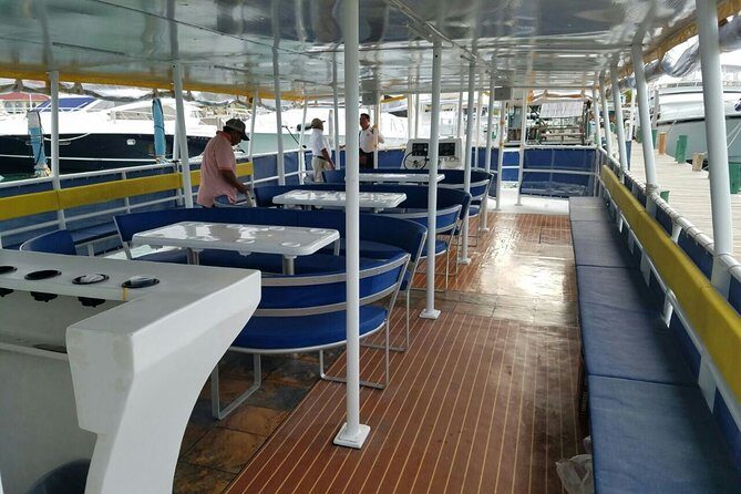 Isla Mujeres Unlimited! Fun & Party with transportation - Drinks all day: what unlimited means and what can disappoint