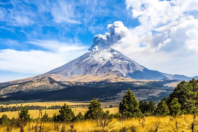 Iztaccihuatl Volcano Hike with an Alpinist - Stop 1: The national park hike in the Iztaccihuatl–Popocatepetl zone
